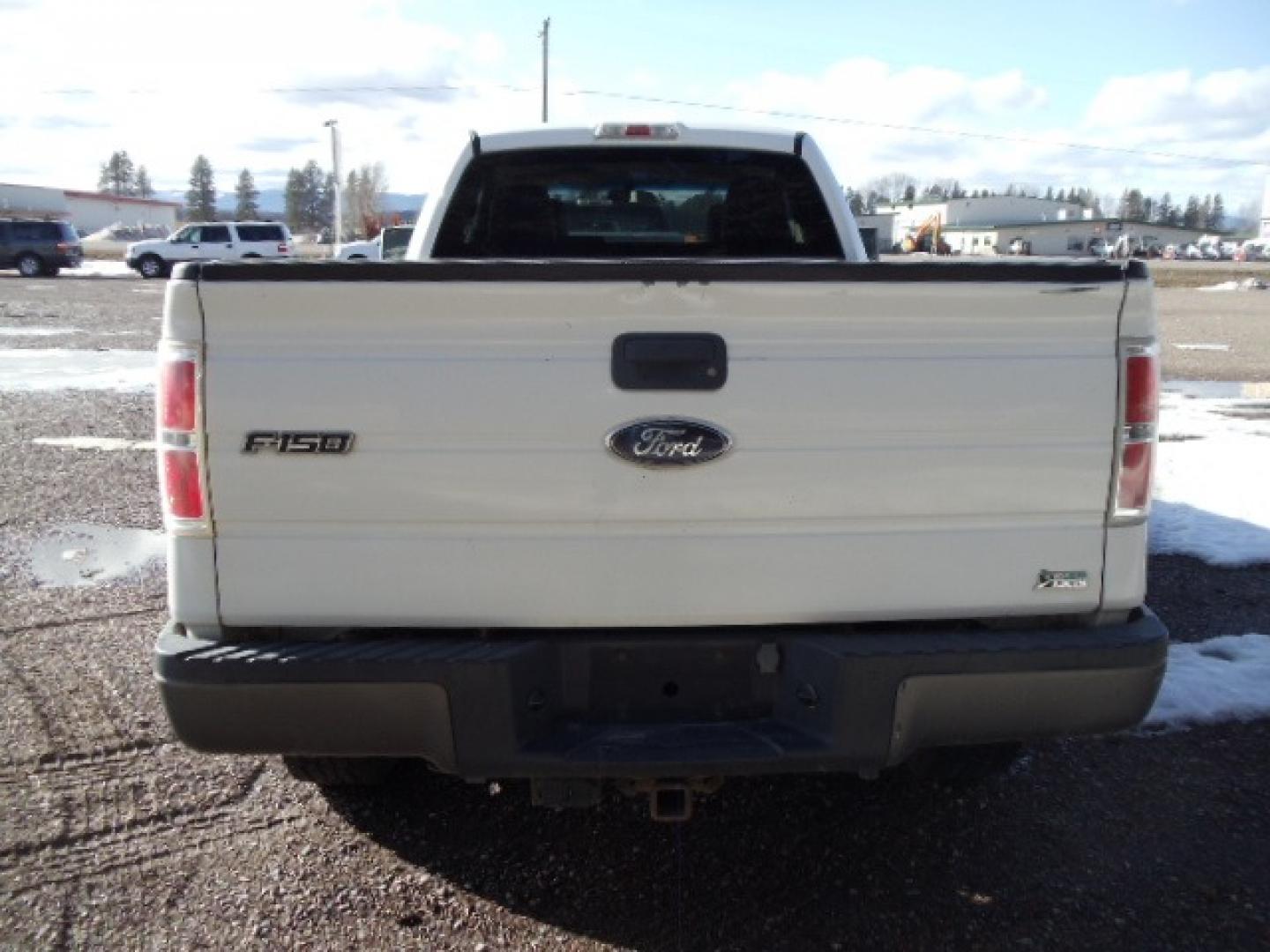 2010 White /Tan Ford F-150 XL (1FTVX1EV2AK) with an 5.4L V8 Gas engine, Automatic transmission, located at 5465 Highway 2 W., Columbia Falls, MT, 59912, (406) 892-4407, 48.352188, -114.240929 - Photo#5
